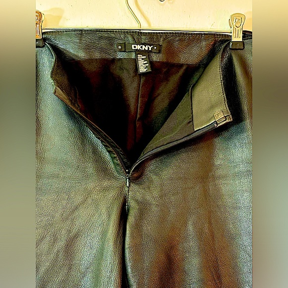 DKNY Black Leather Pants, Straight Legs, Zipper Front,Fully Lined.Woman’s Size 6 - Picture 7 of 12